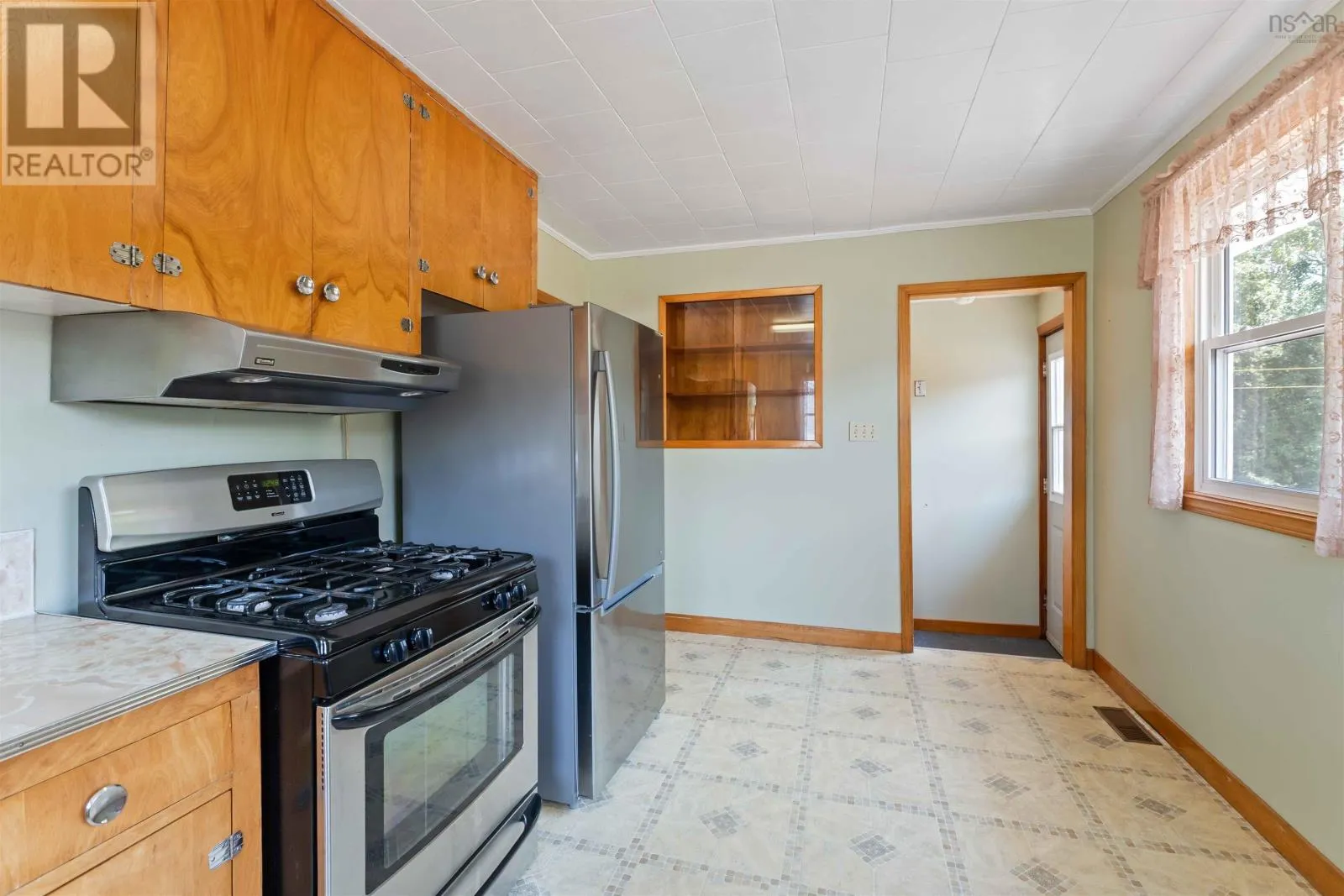 142 Old Halifax Road W