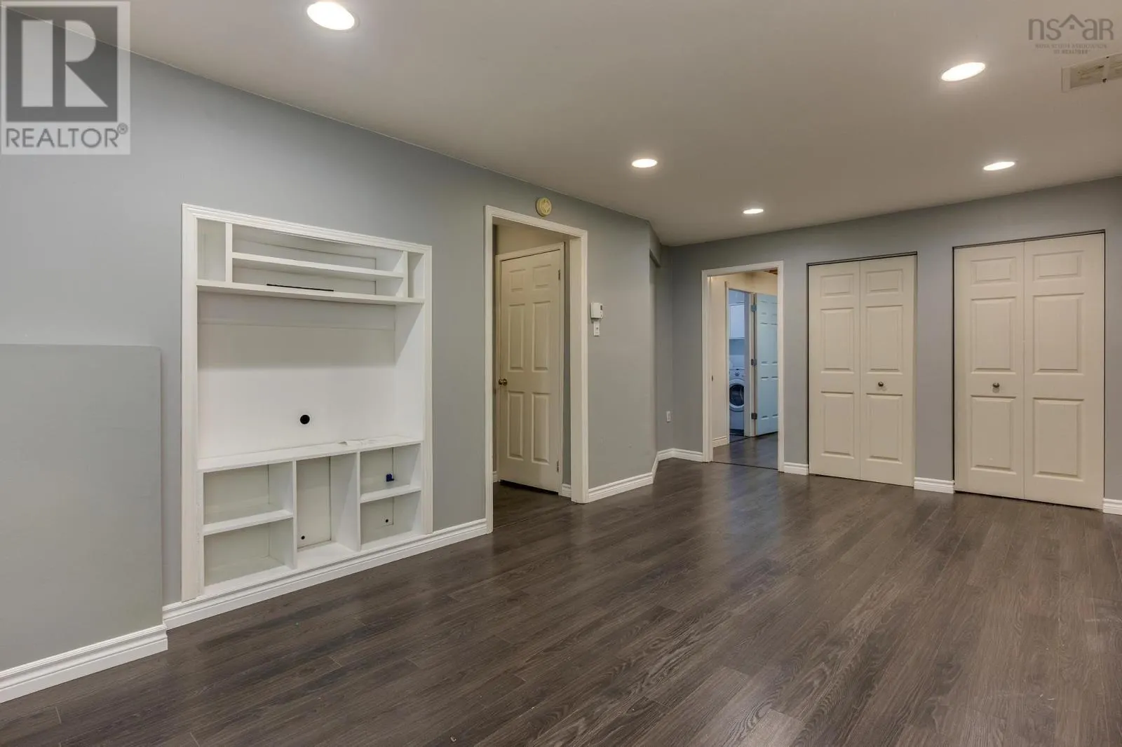 18 Anahid Court