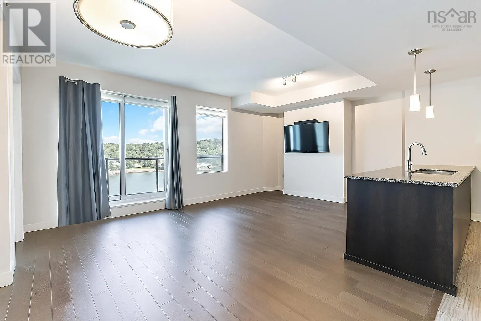 701 67 Kings Wharf Place