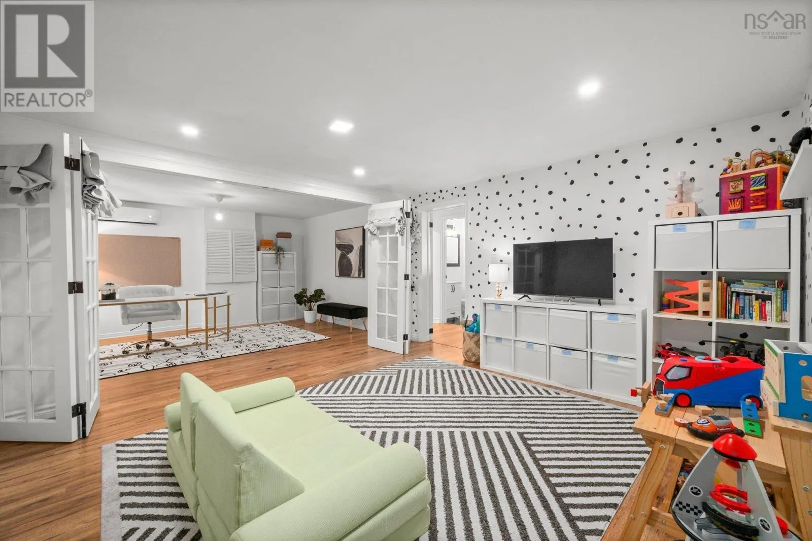 27 Chartwell Lane