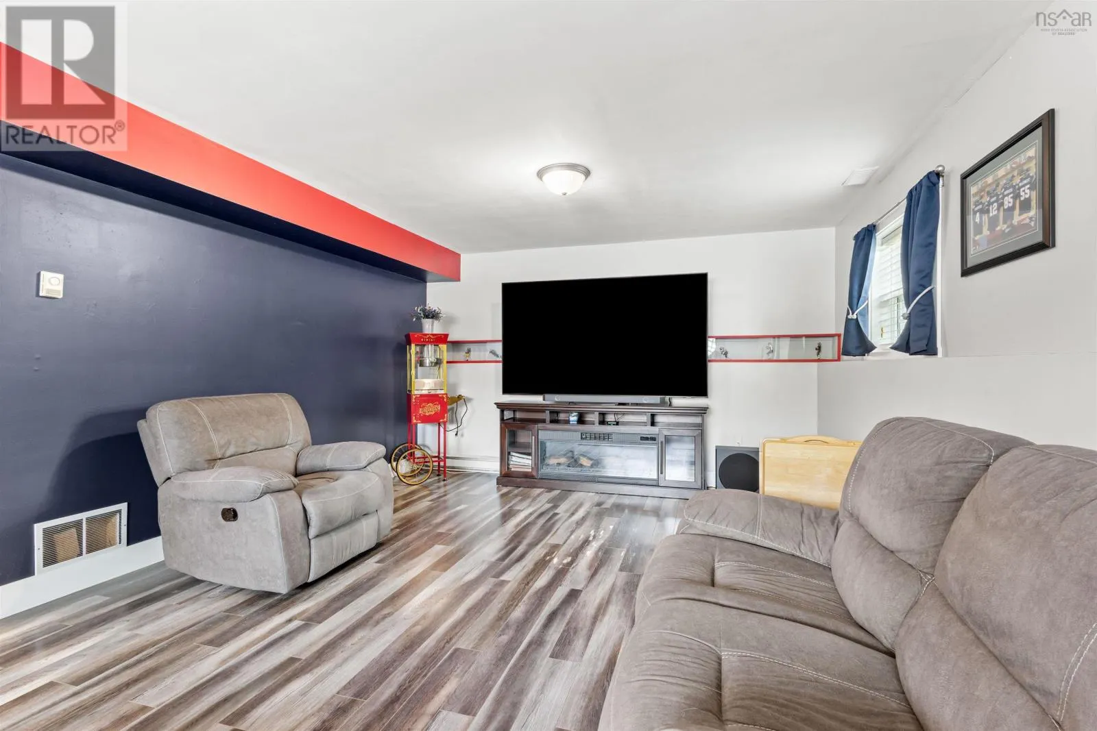 76 Poplar Drive