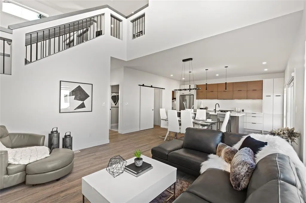 31 STONEWALK Place