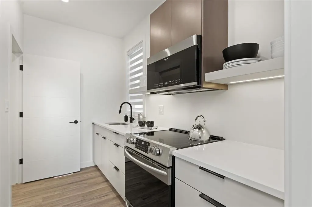 31 STONEWALK Place