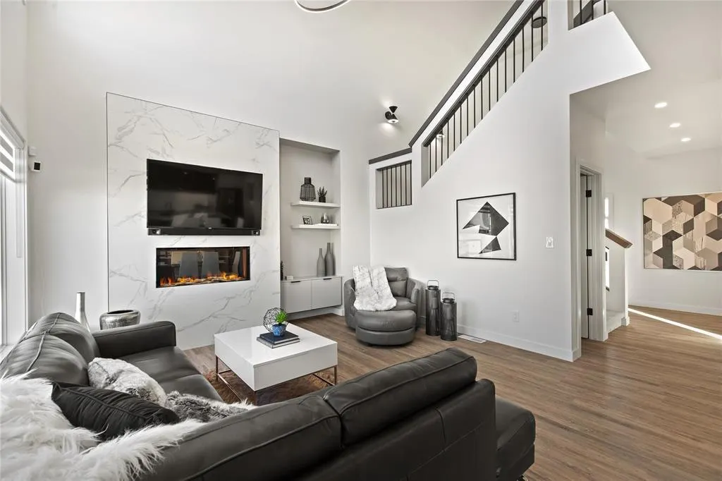 31 STONEWALK Place