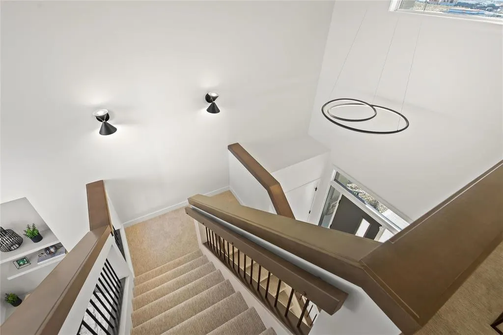 31 STONEWALK Place