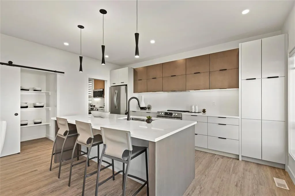 31 STONEWALK Place