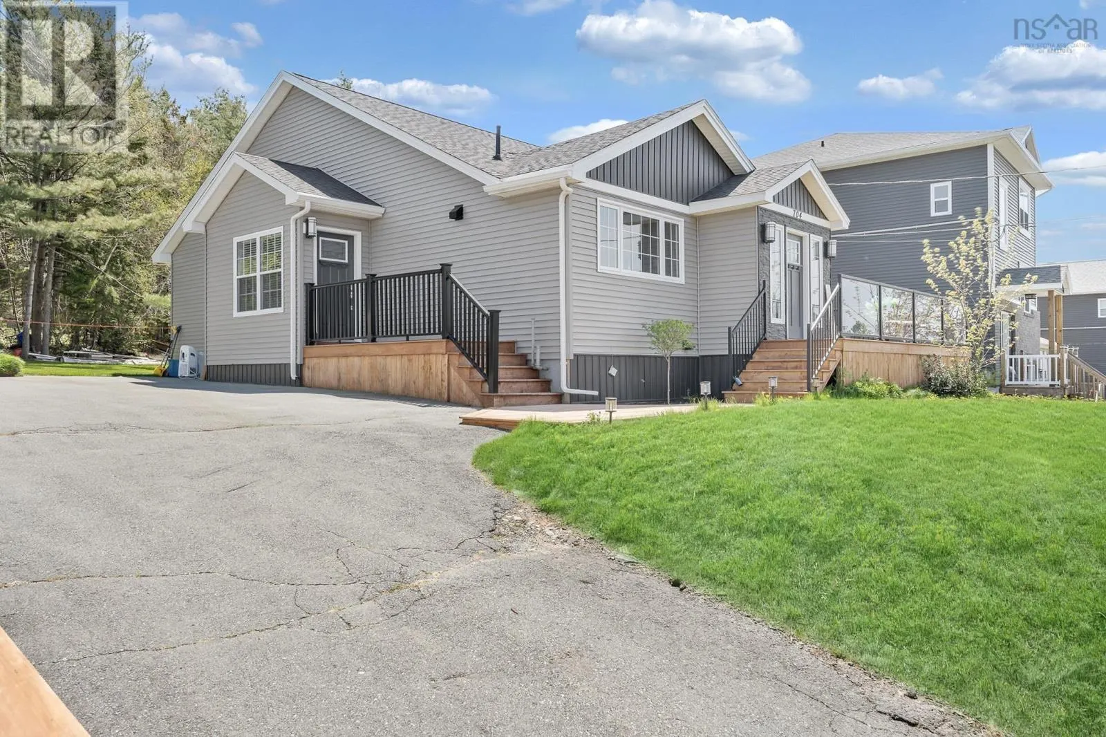 704 Waverley Road