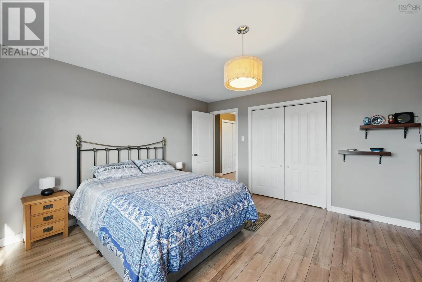 297 Leslie Road