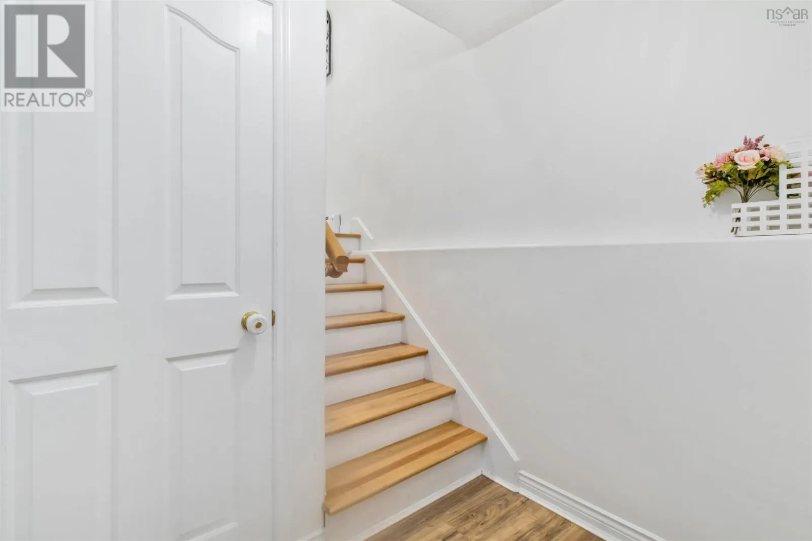 2 Rosehurst Close