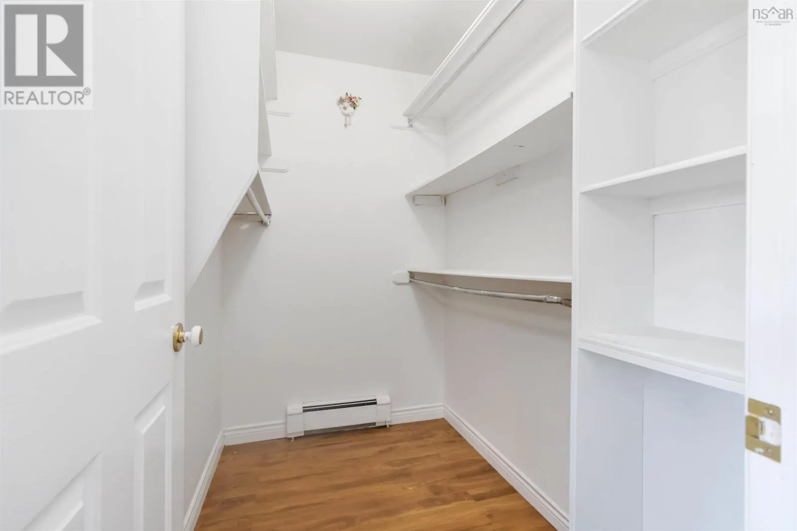 2 Rosehurst Close