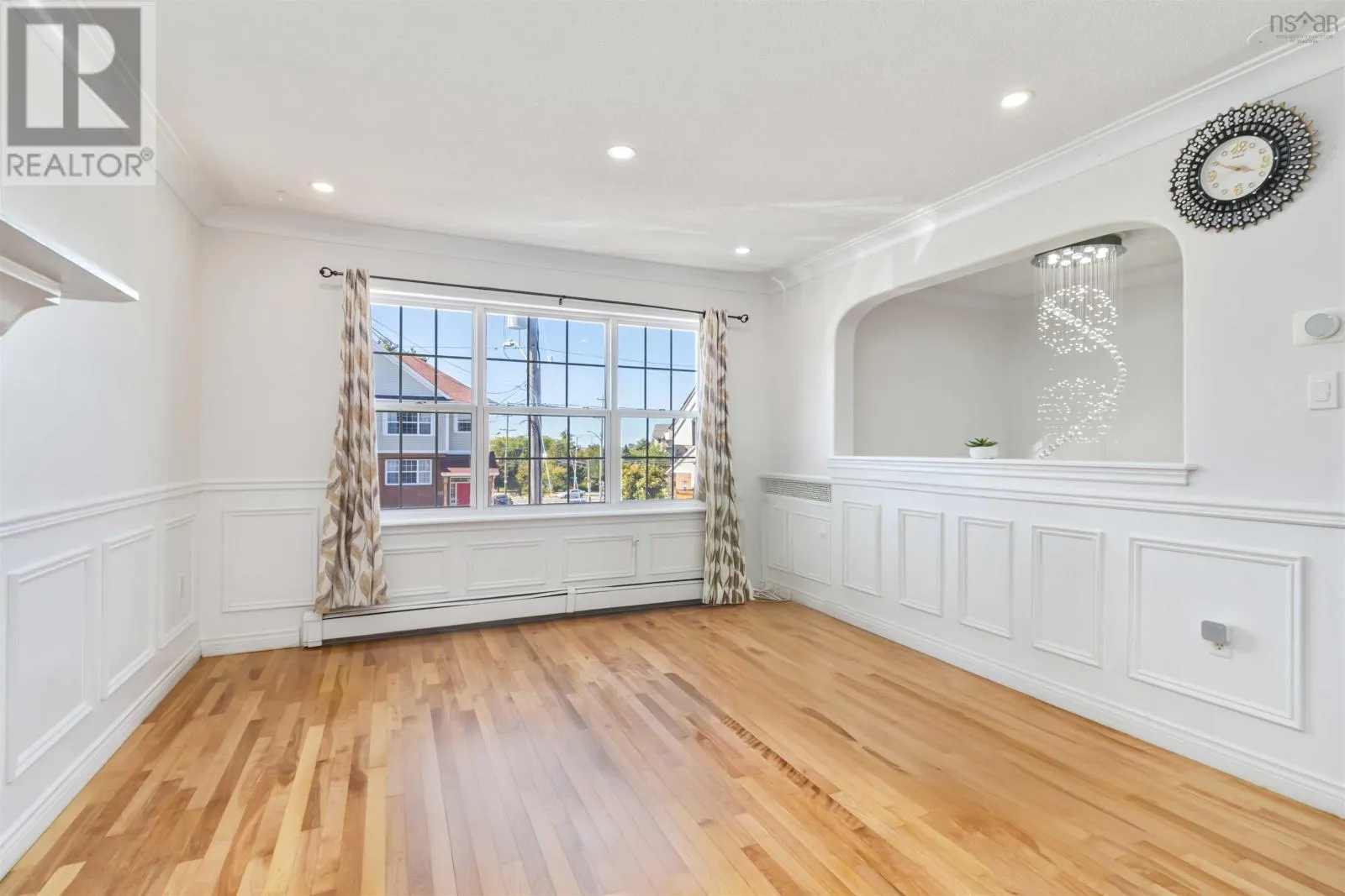 2 Rosehurst Close