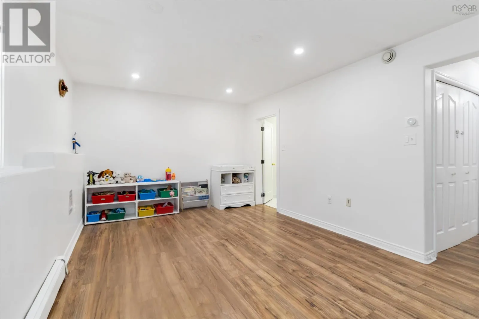 2 Rosehurst Close