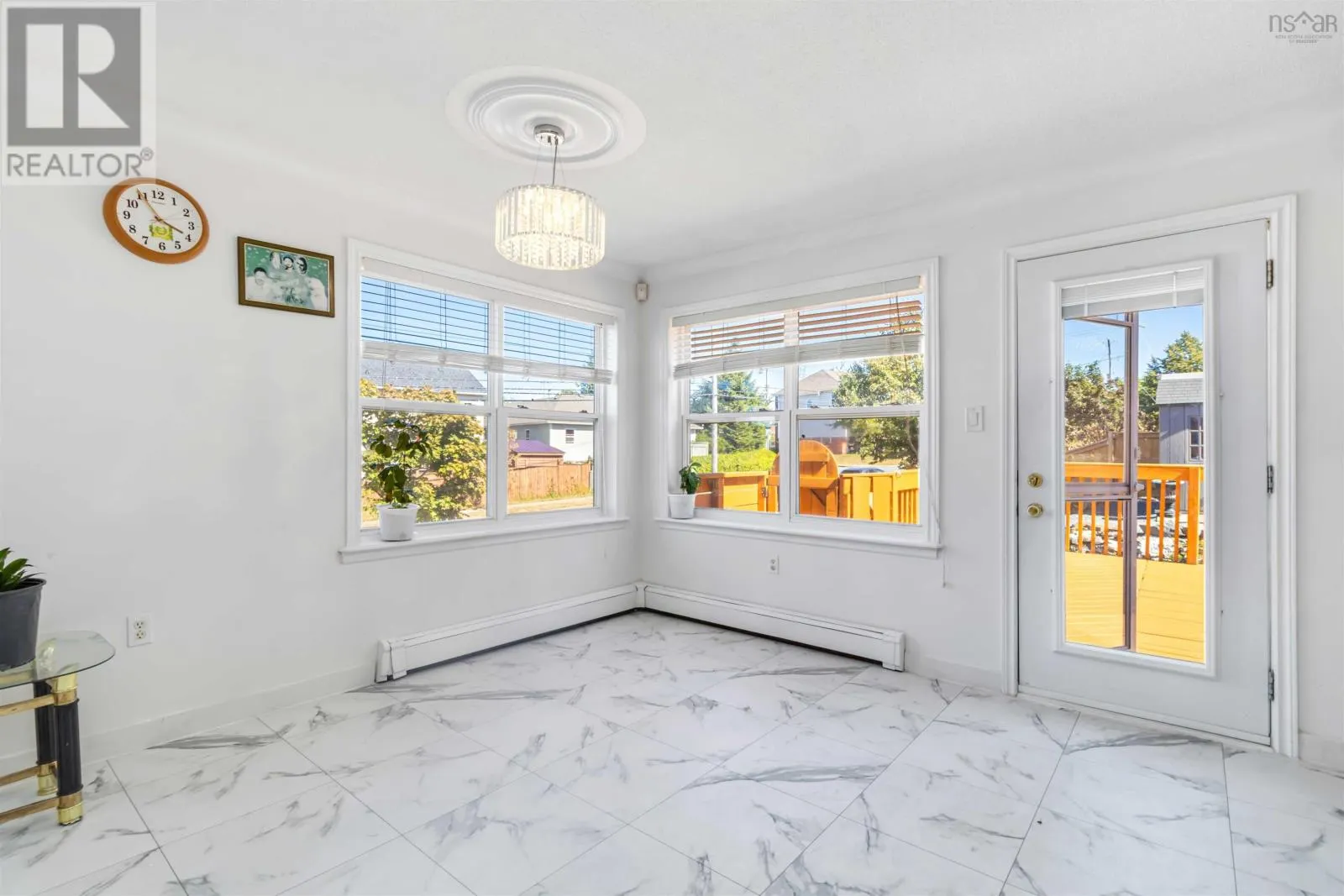 2 Rosehurst Close