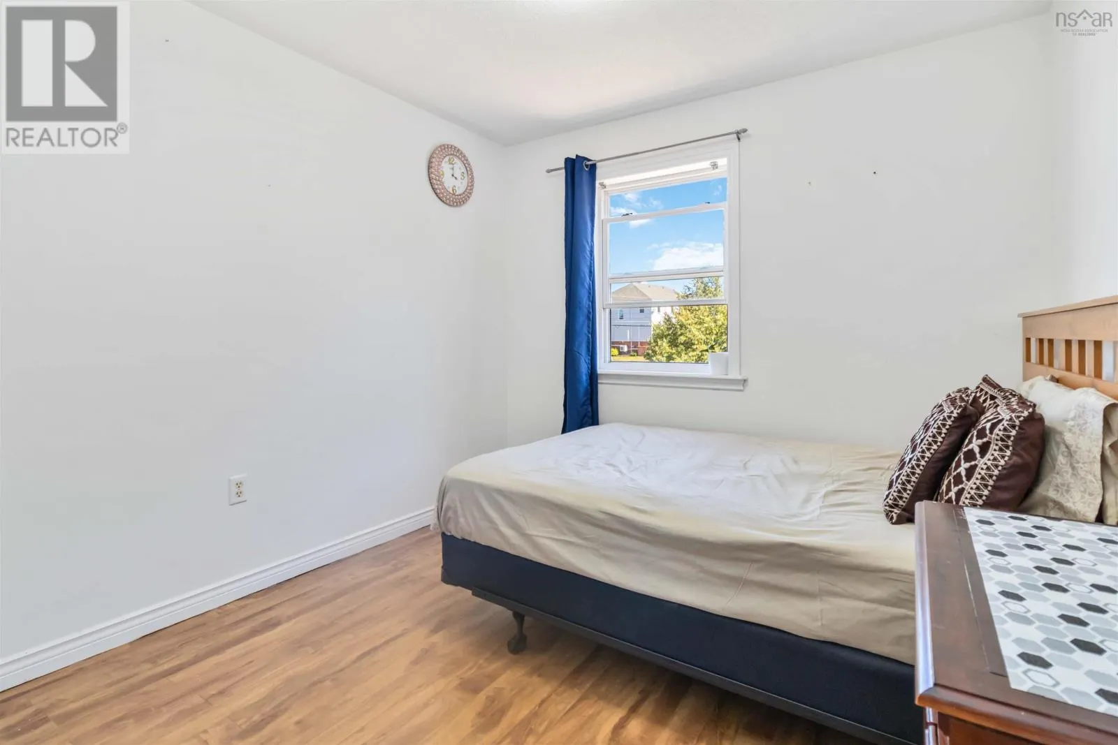 2 Rosehurst Close