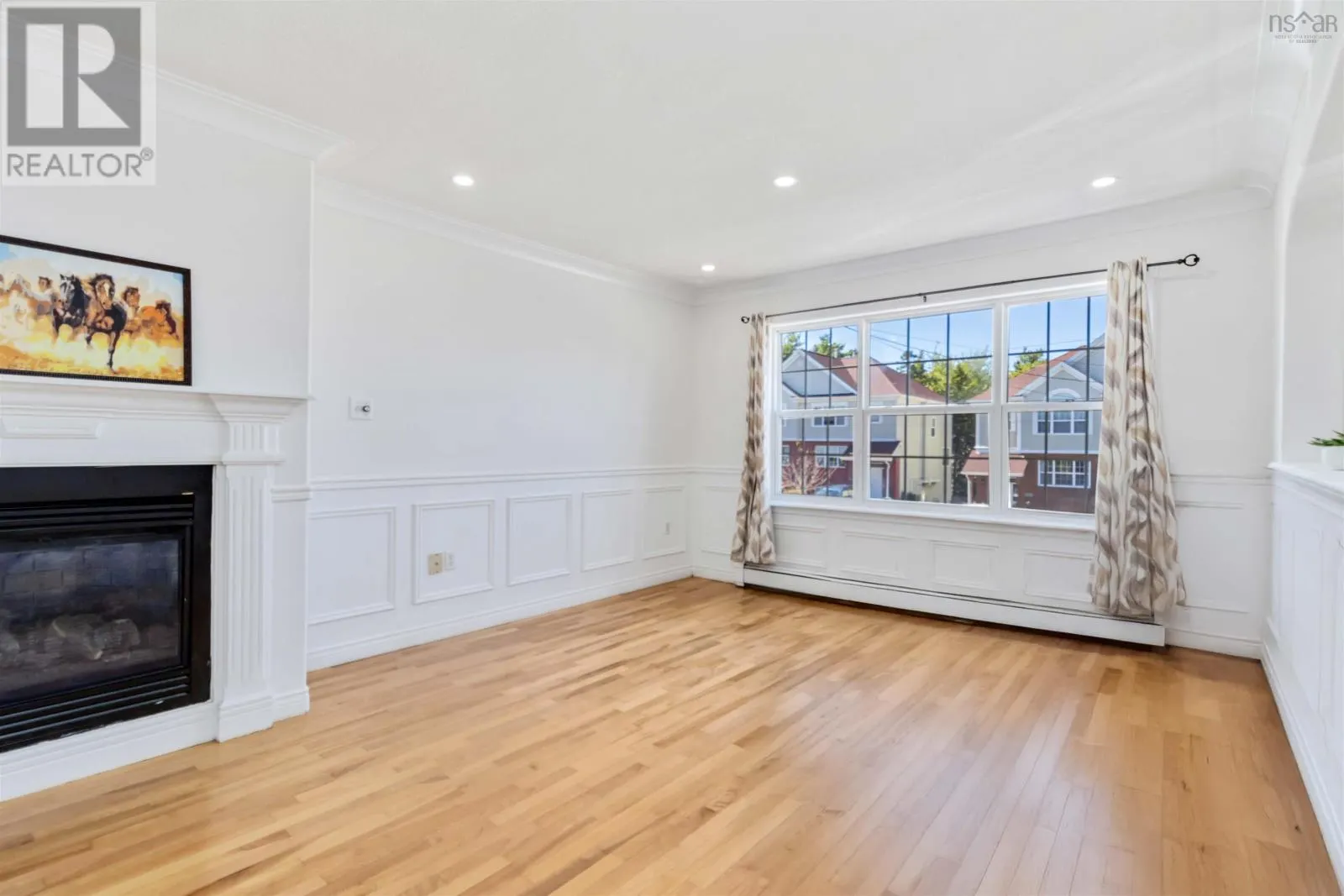 2 Rosehurst Close