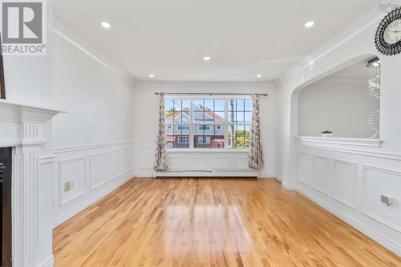 2 Rosehurst Close