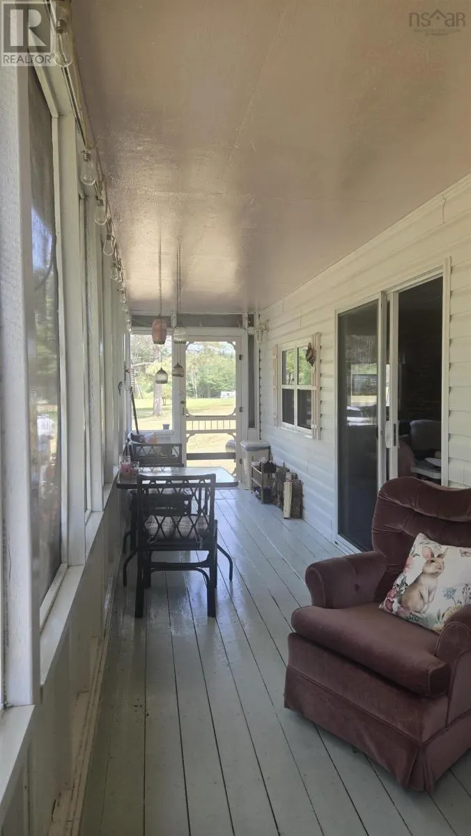2818 Highway 395