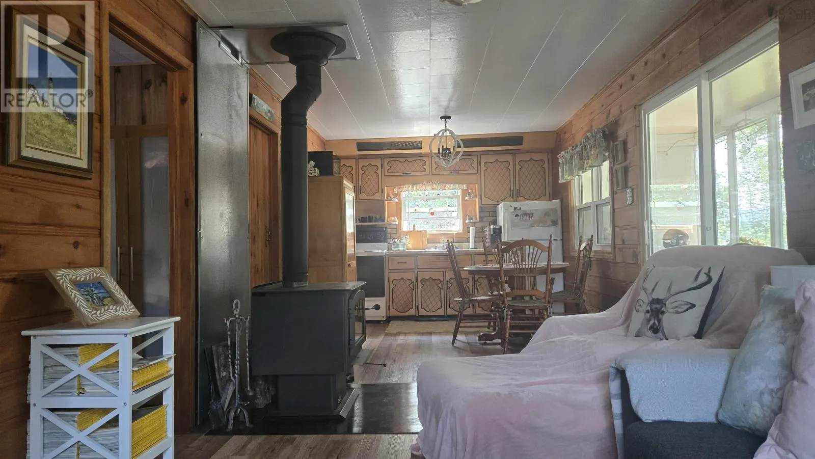 2818 Highway 395
