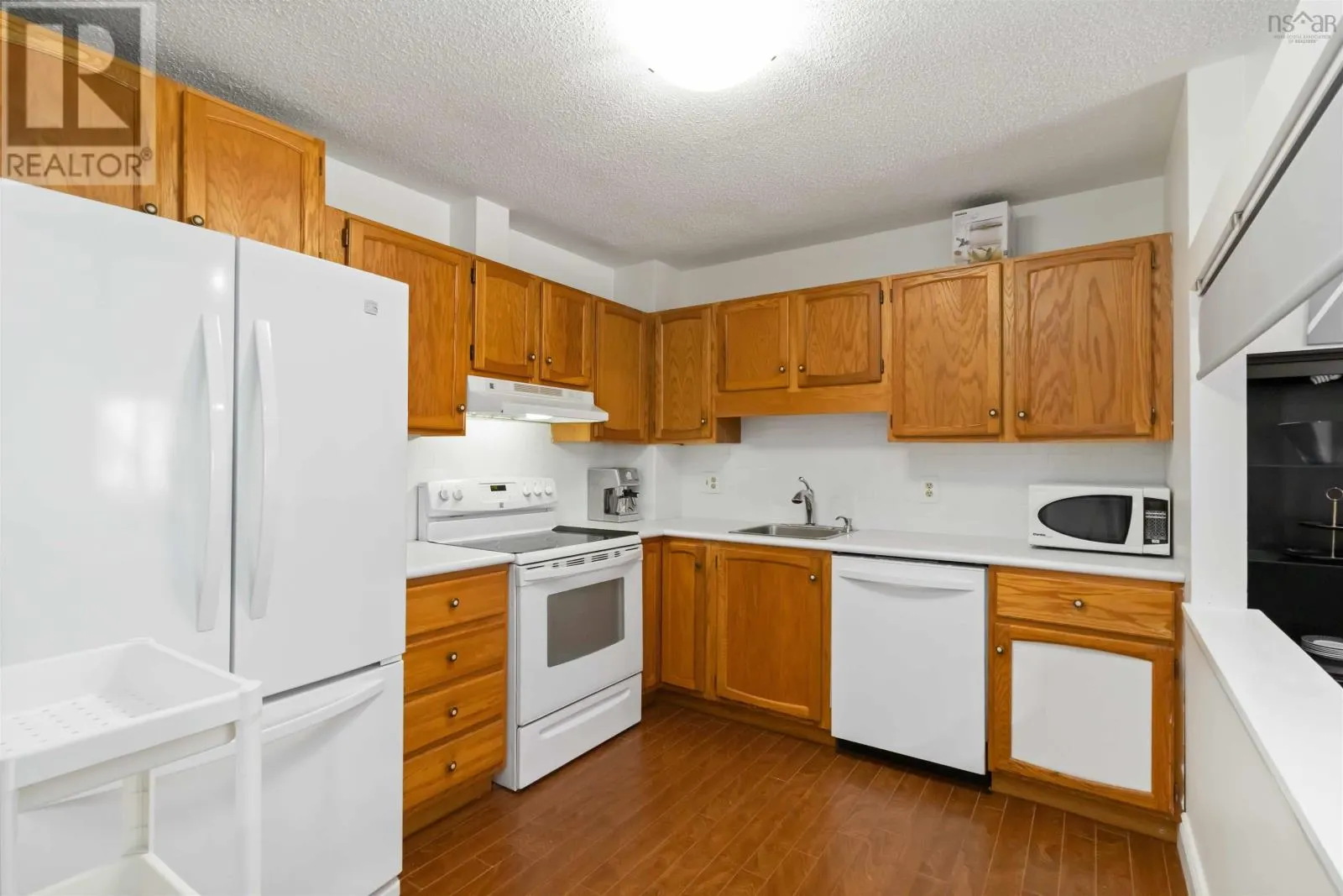 7 73 Collins Grove|Dartmouth