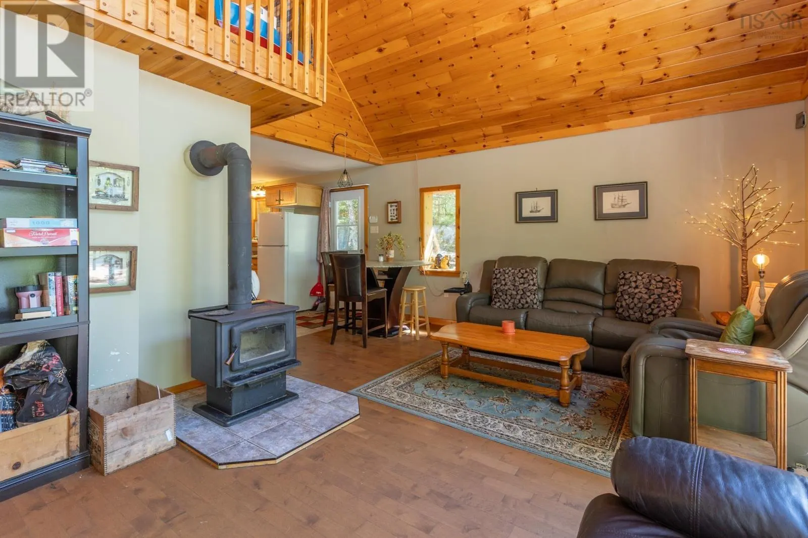 102 Third Lake Point Road