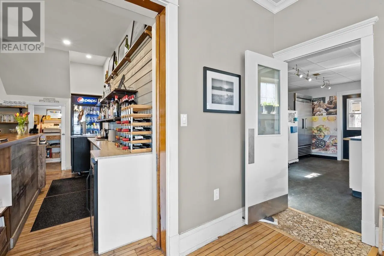 21 BREAKWATER Street