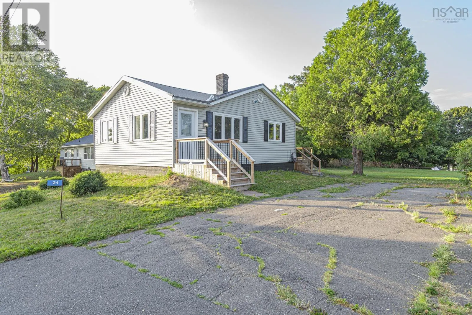 21 Grandview Avenue