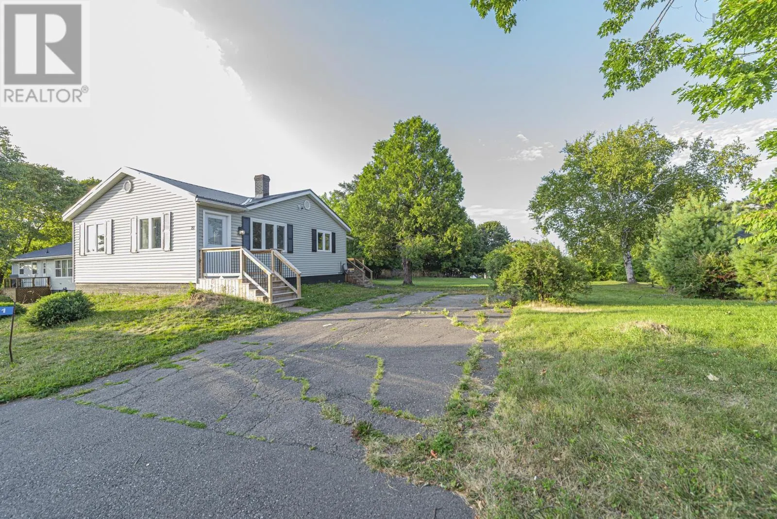 21 Grandview Avenue