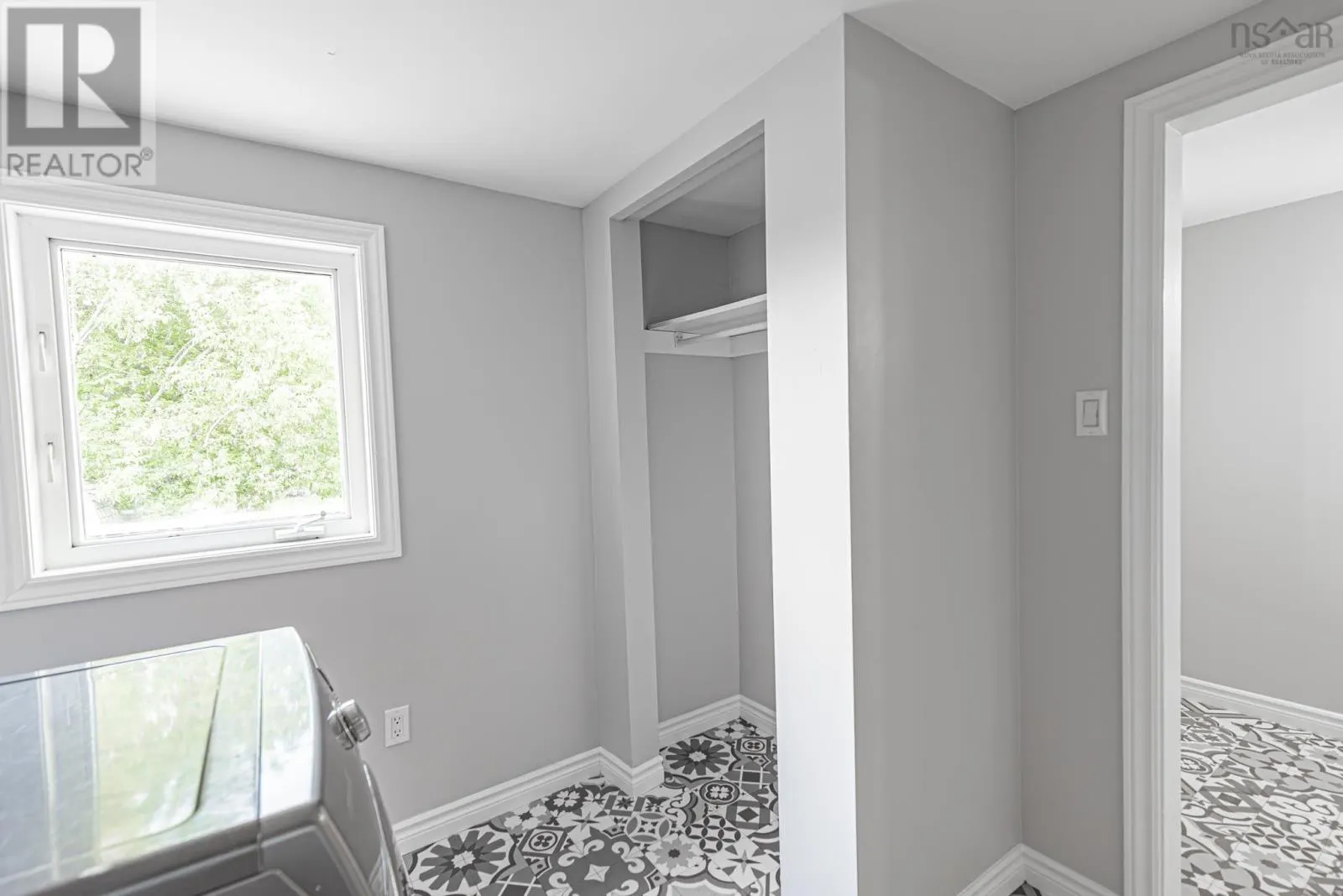 21 Grandview Avenue
