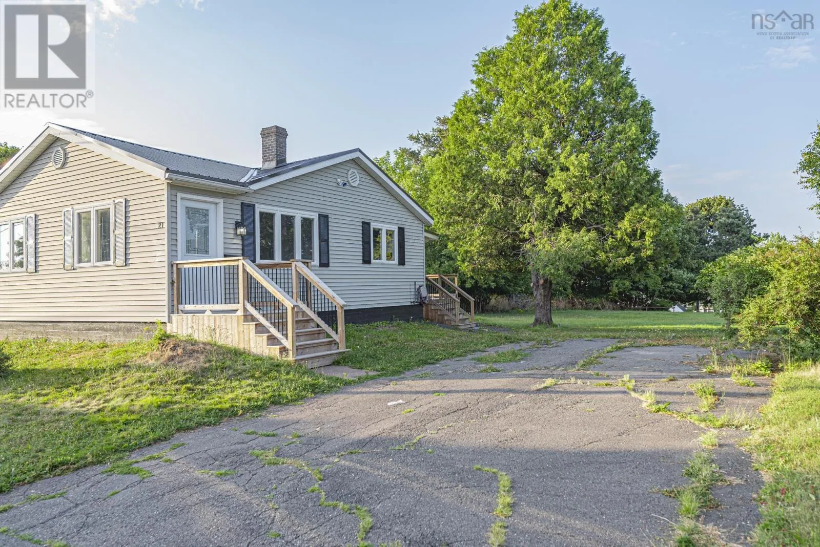21 Grandview Avenue