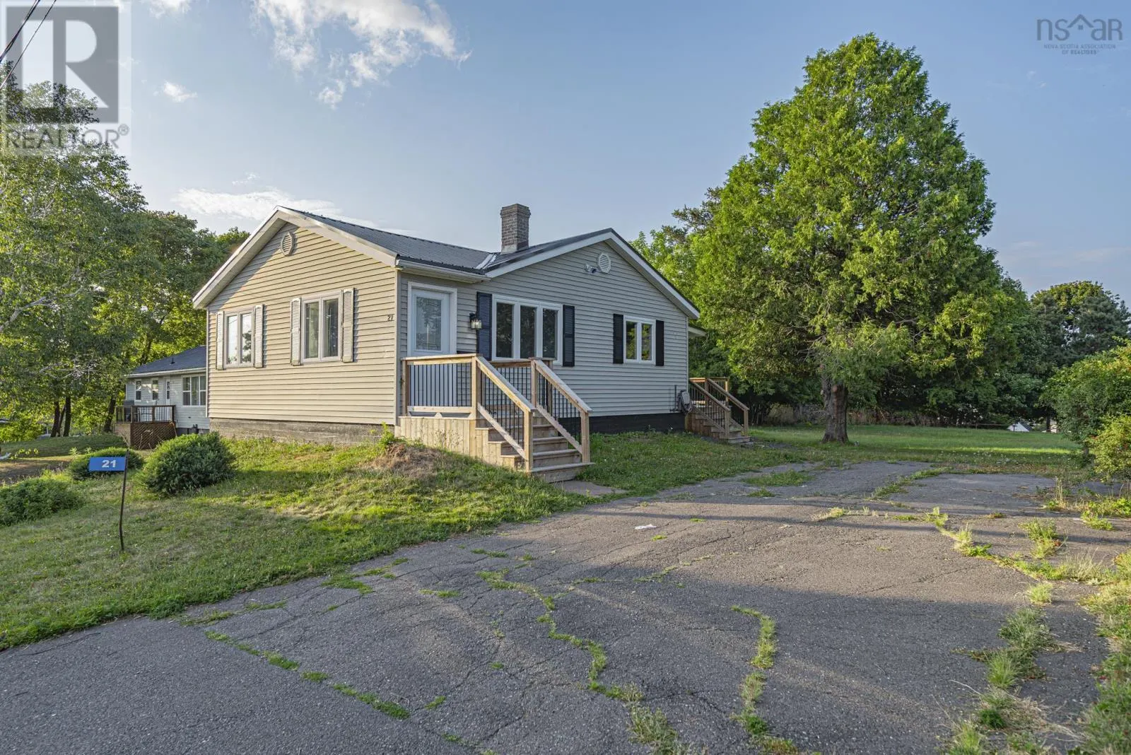 21 Grandview Avenue