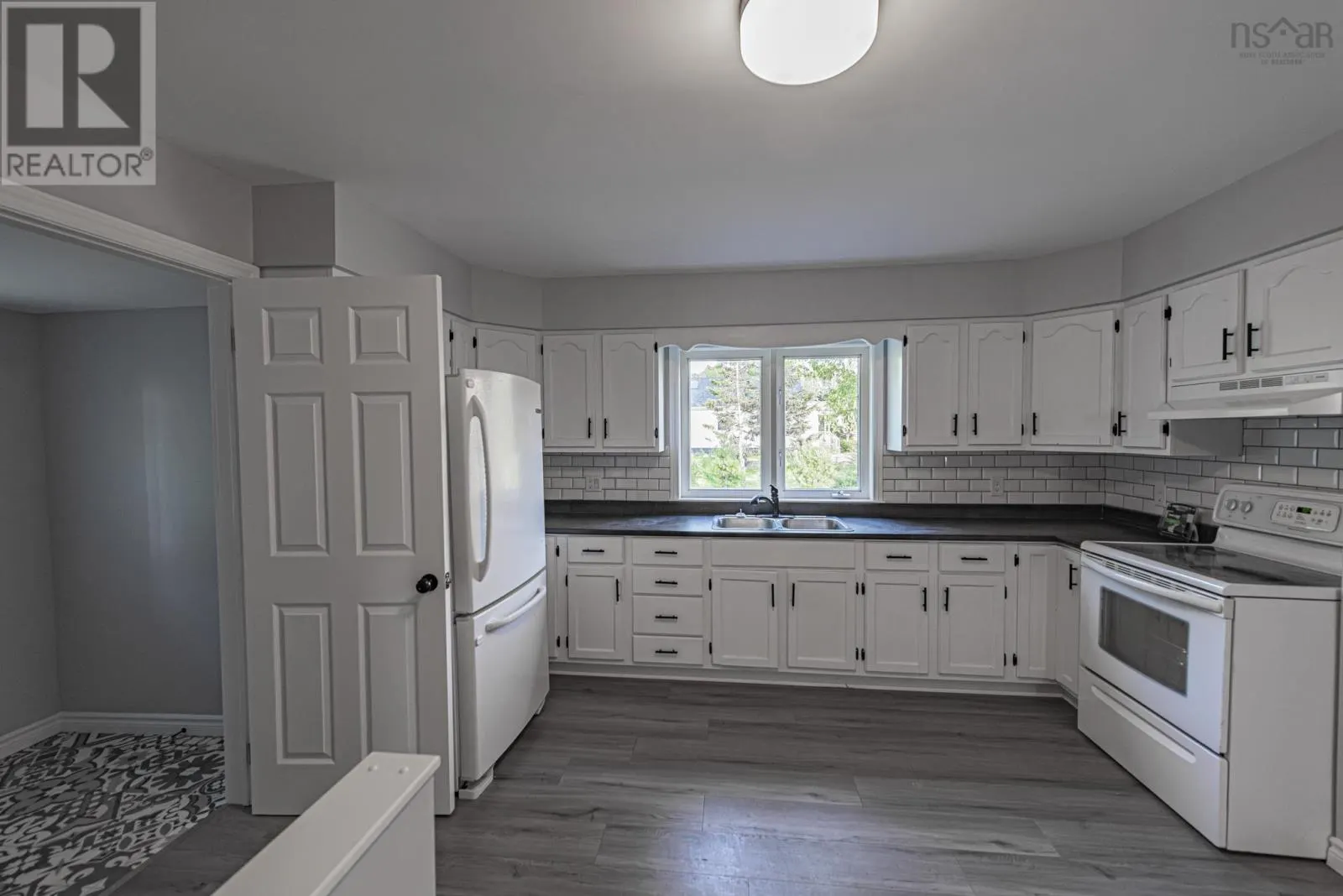 21 Grandview Avenue