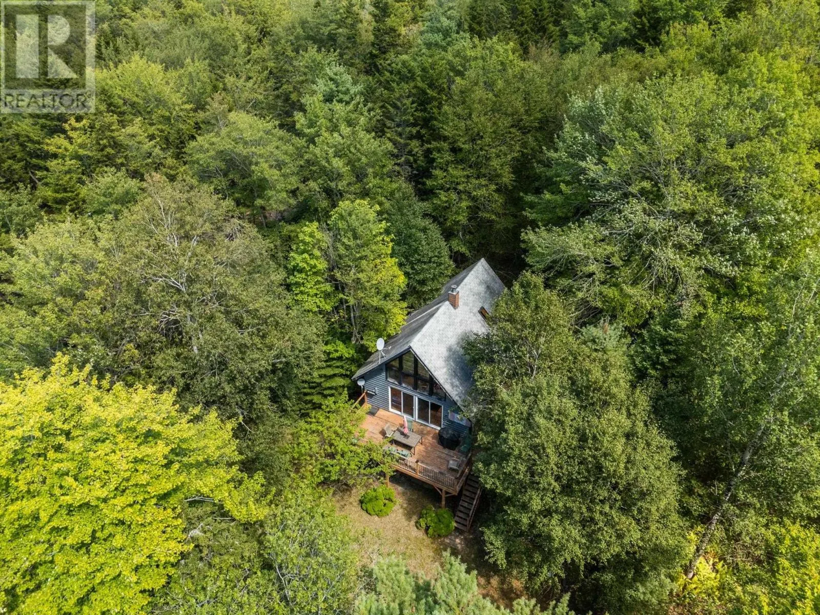 102 Third Lake Point Road