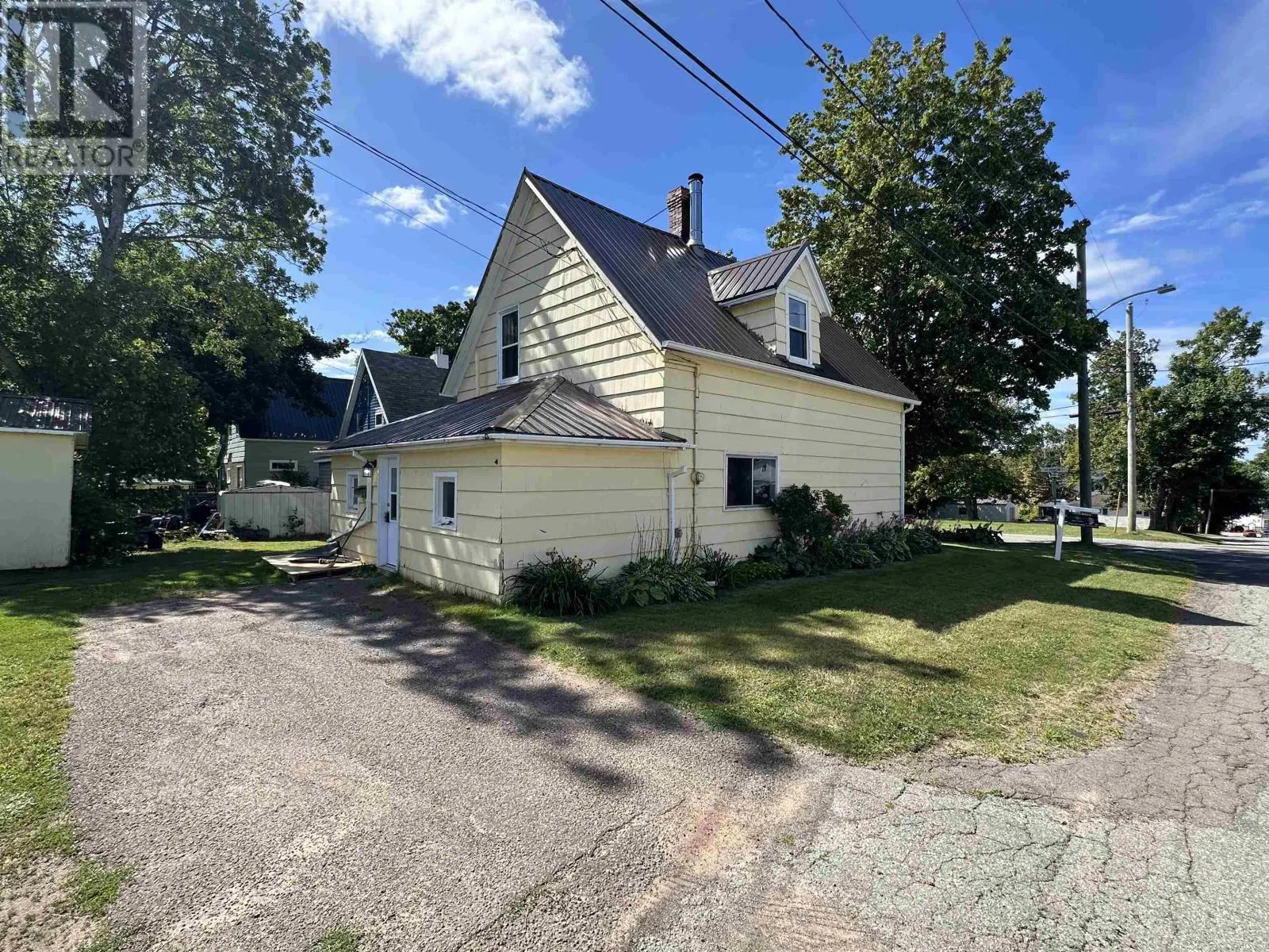 19 HIGH Street