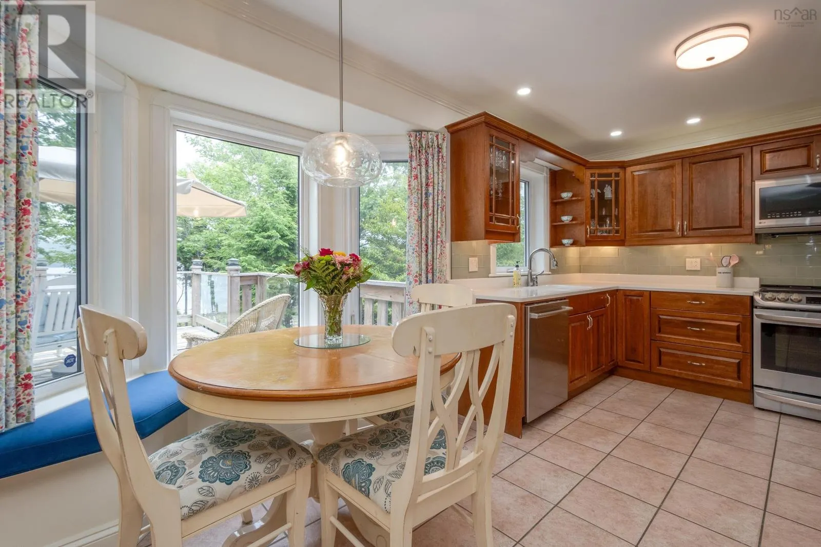 23 Lakeshore Park Terrace