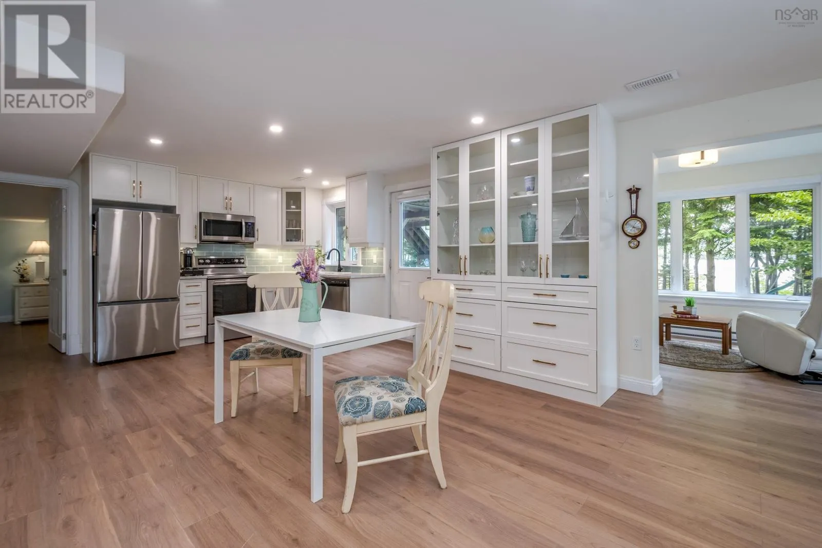 23 Lakeshore Park Terrace