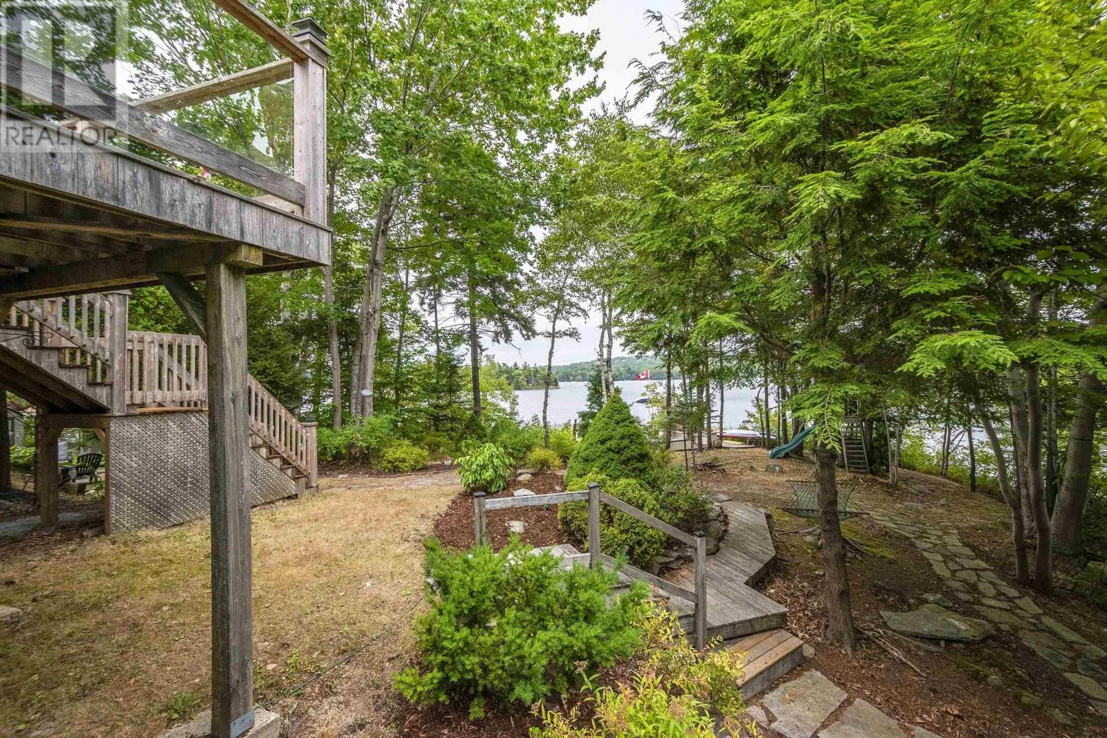23 Lakeshore Park Terrace
