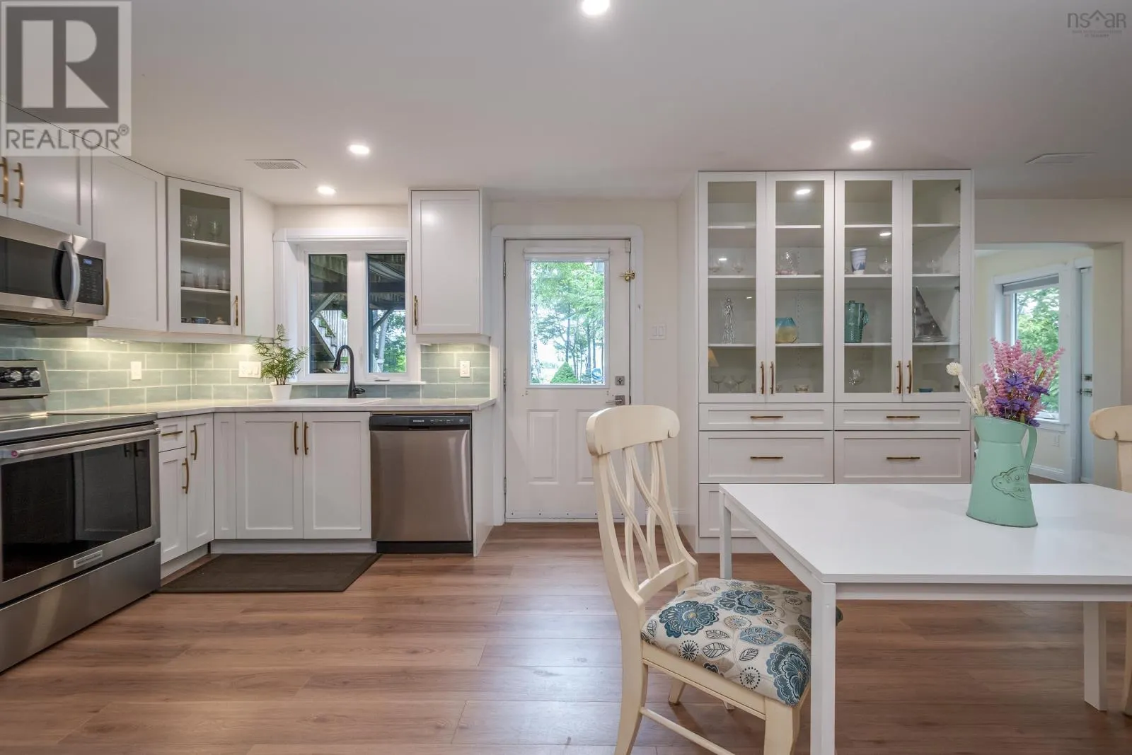 23 Lakeshore Park Terrace