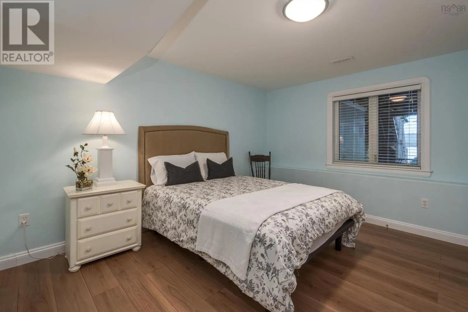 23 Lakeshore Park Terrace