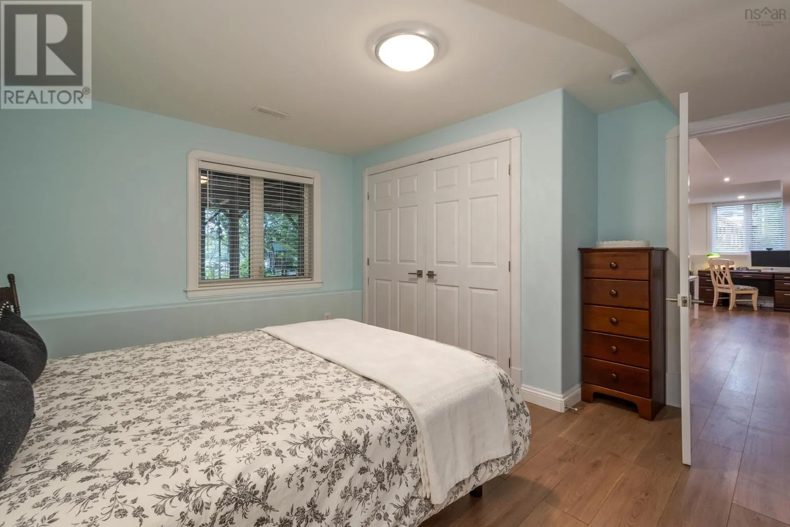 23 Lakeshore Park Terrace