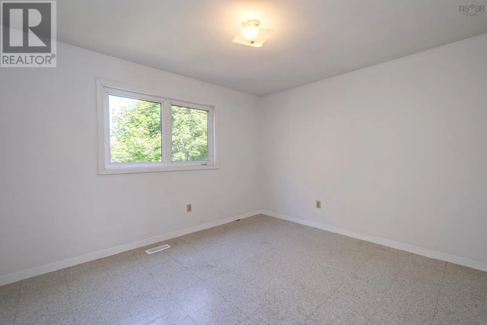 58 Kingfisher Crescent