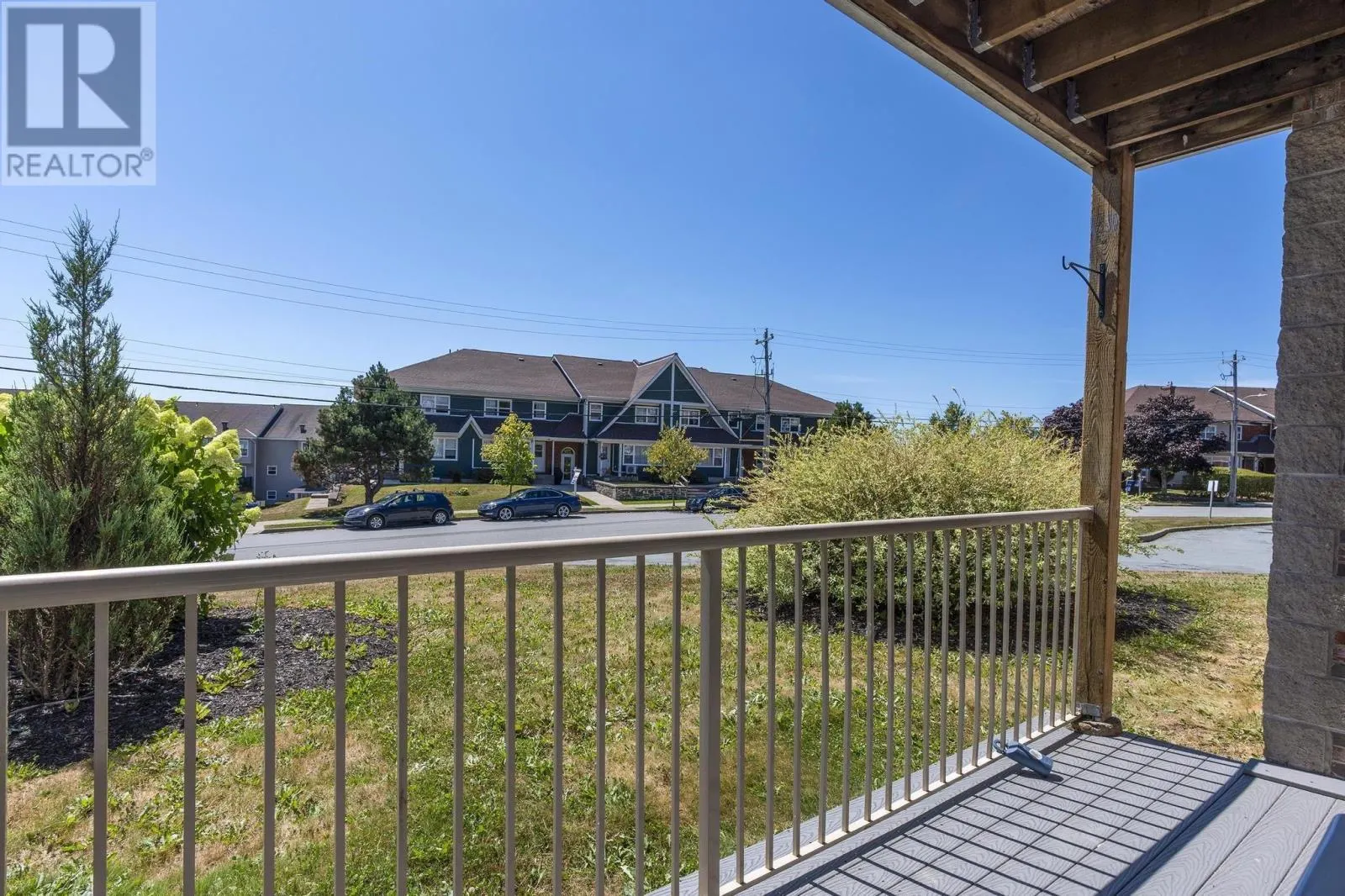 8 70 Collins Grove