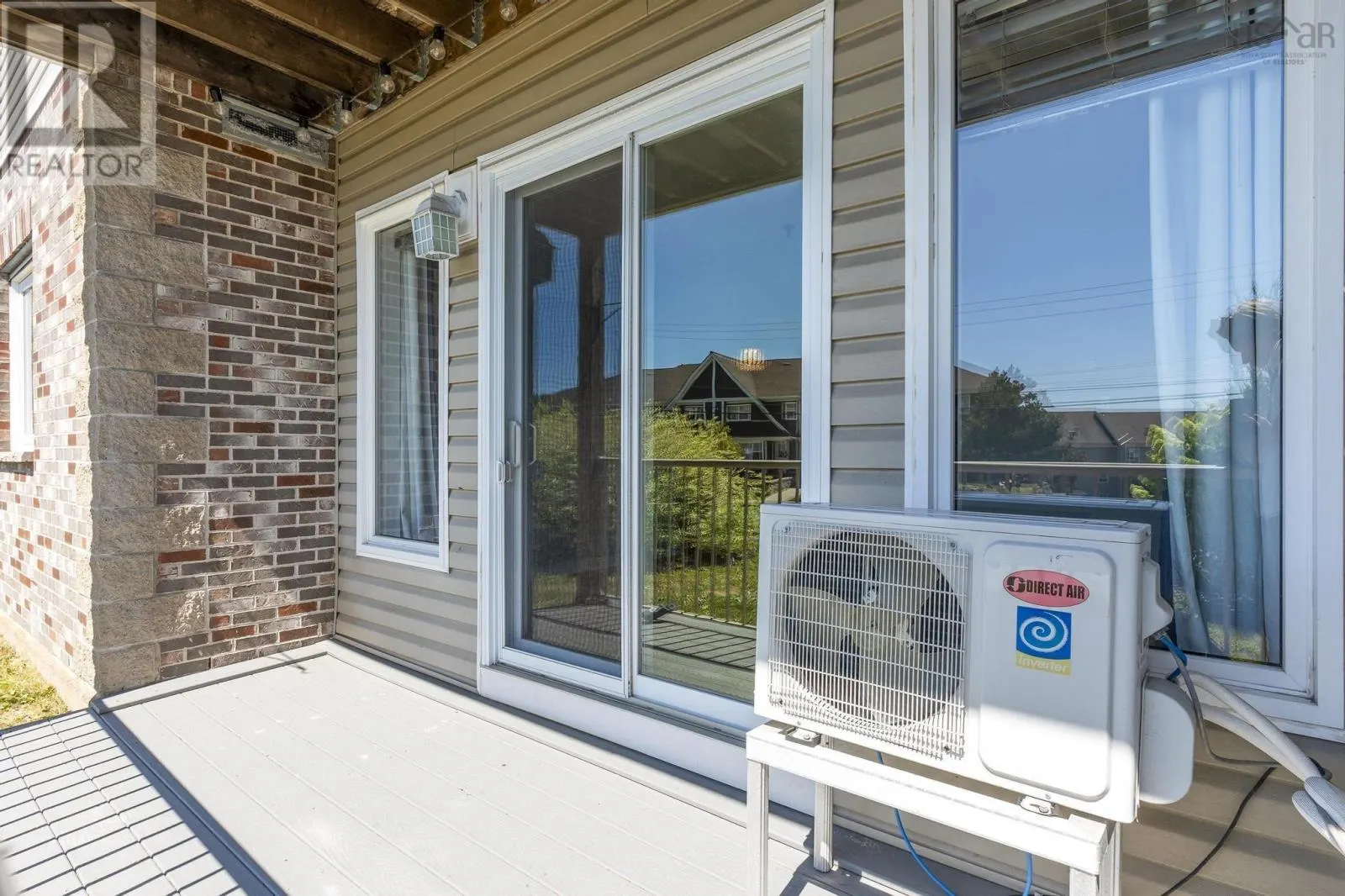 8 70 Collins Grove
