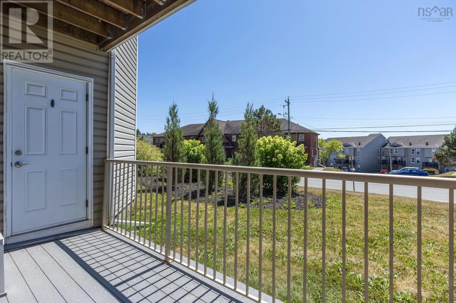 8 70 Collins Grove