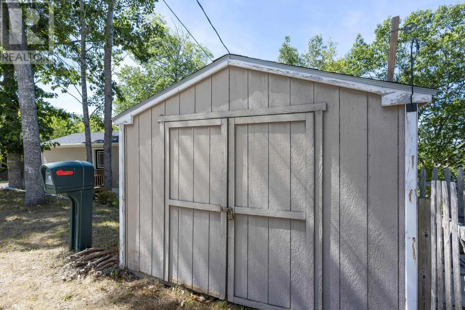 11 CEDARWOOD Crescent