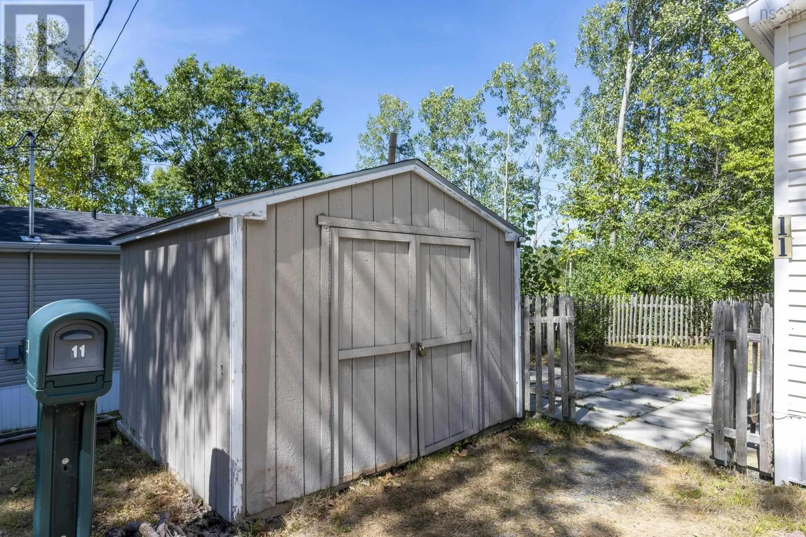 11 CEDARWOOD Crescent