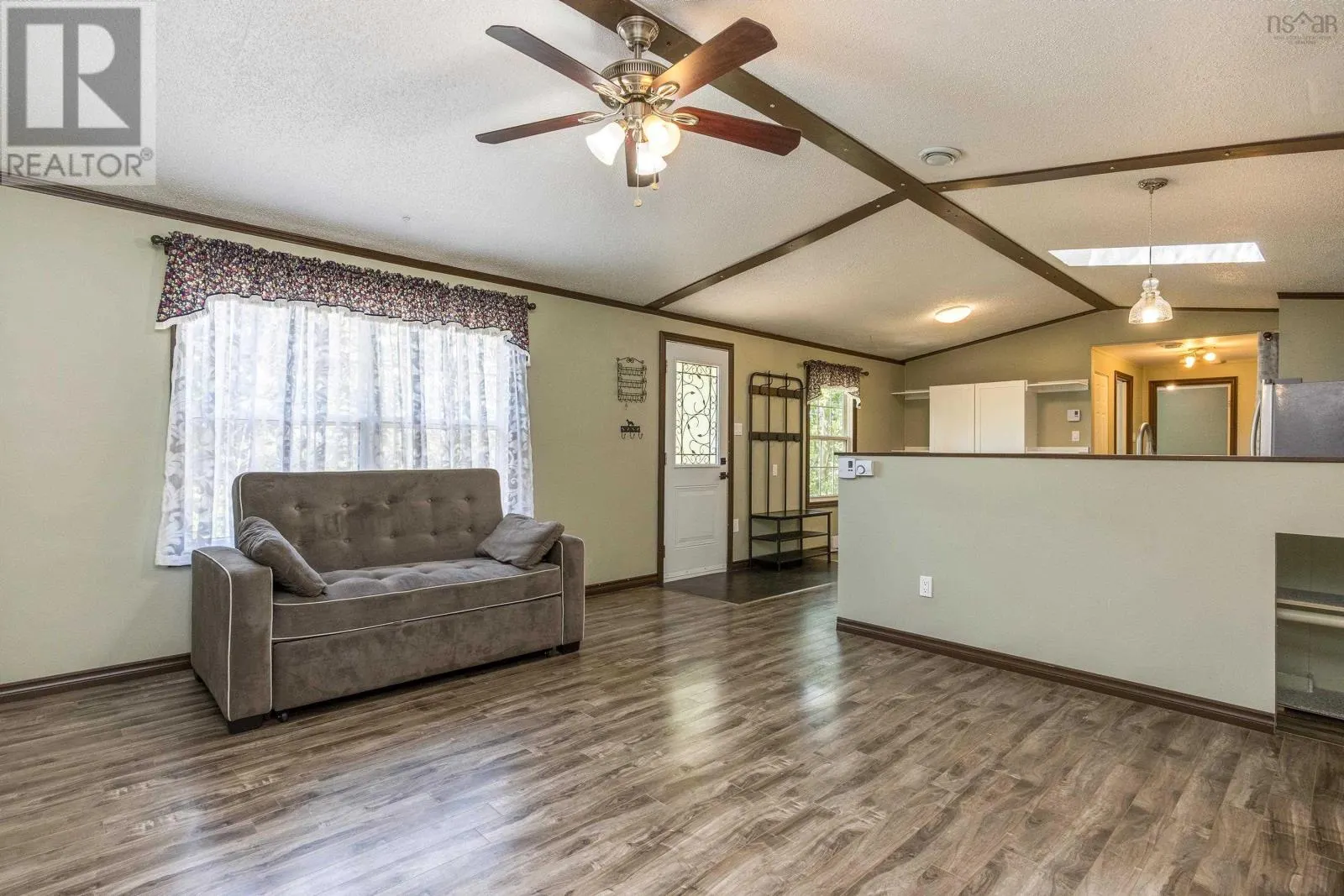 11 CEDARWOOD Crescent