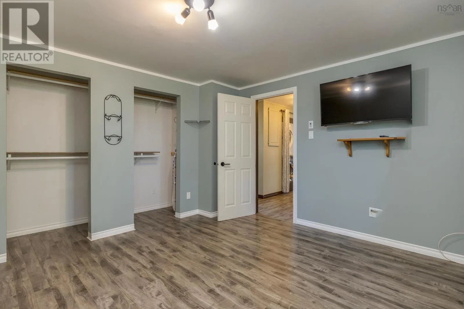 11 CEDARWOOD Crescent