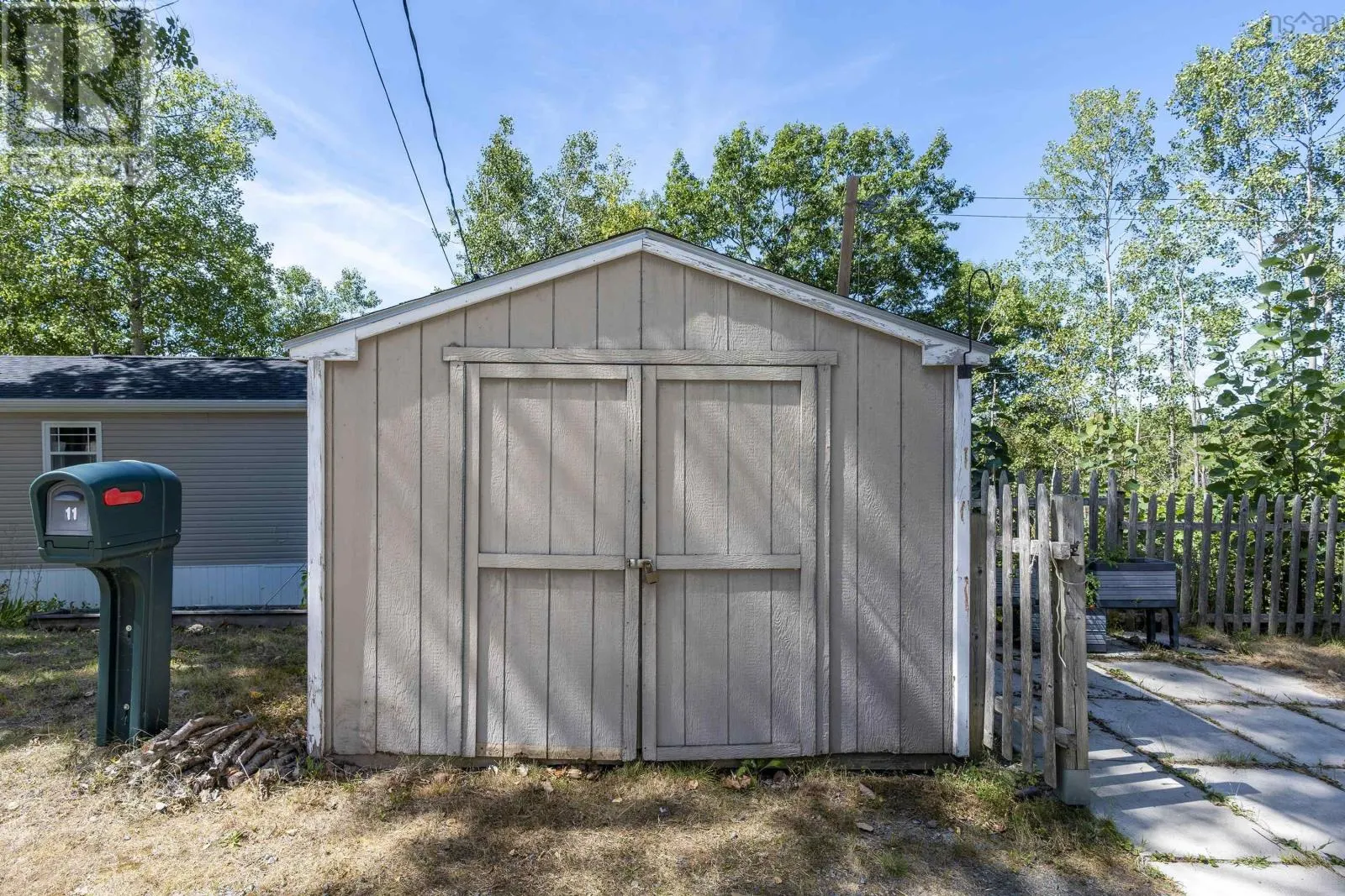 11 CEDARWOOD Crescent