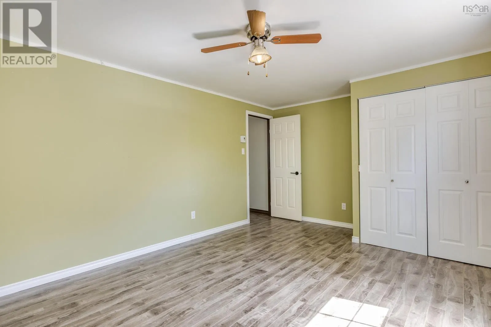 11 CEDARWOOD Crescent