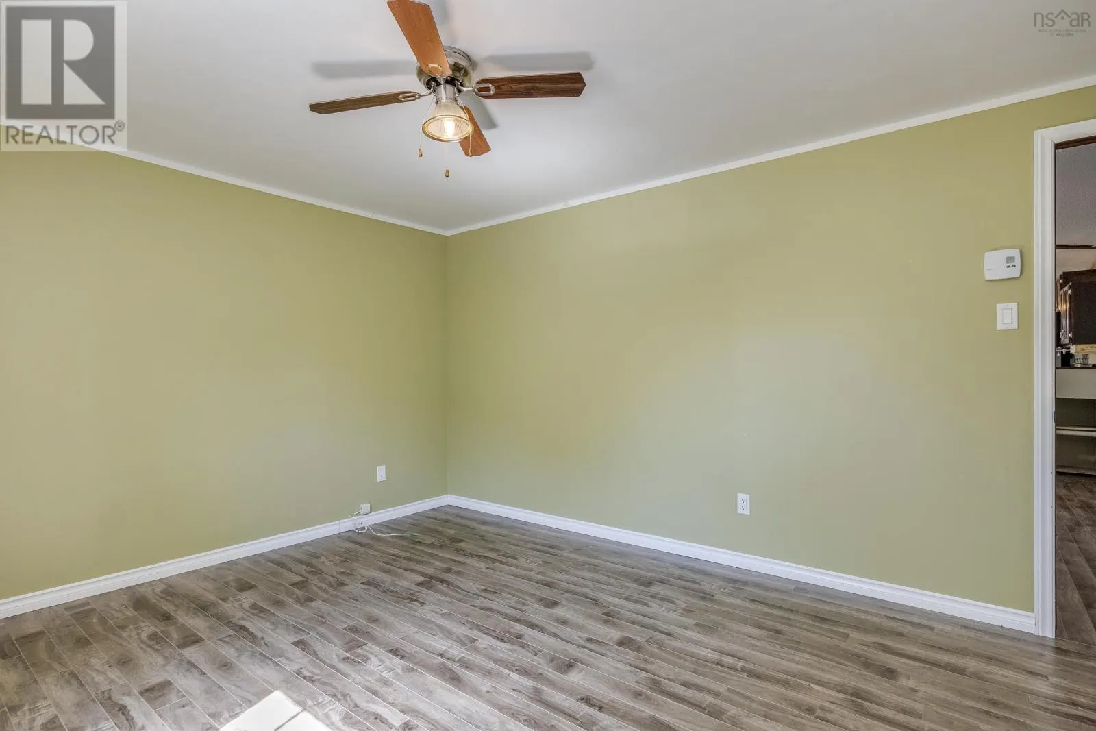 11 CEDARWOOD Crescent